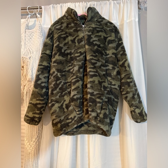 🤎💚Express unisex plush quarter zip -size medium- sooooo soft and cozy!!!!!💚🤎 - Picture 2 of 4